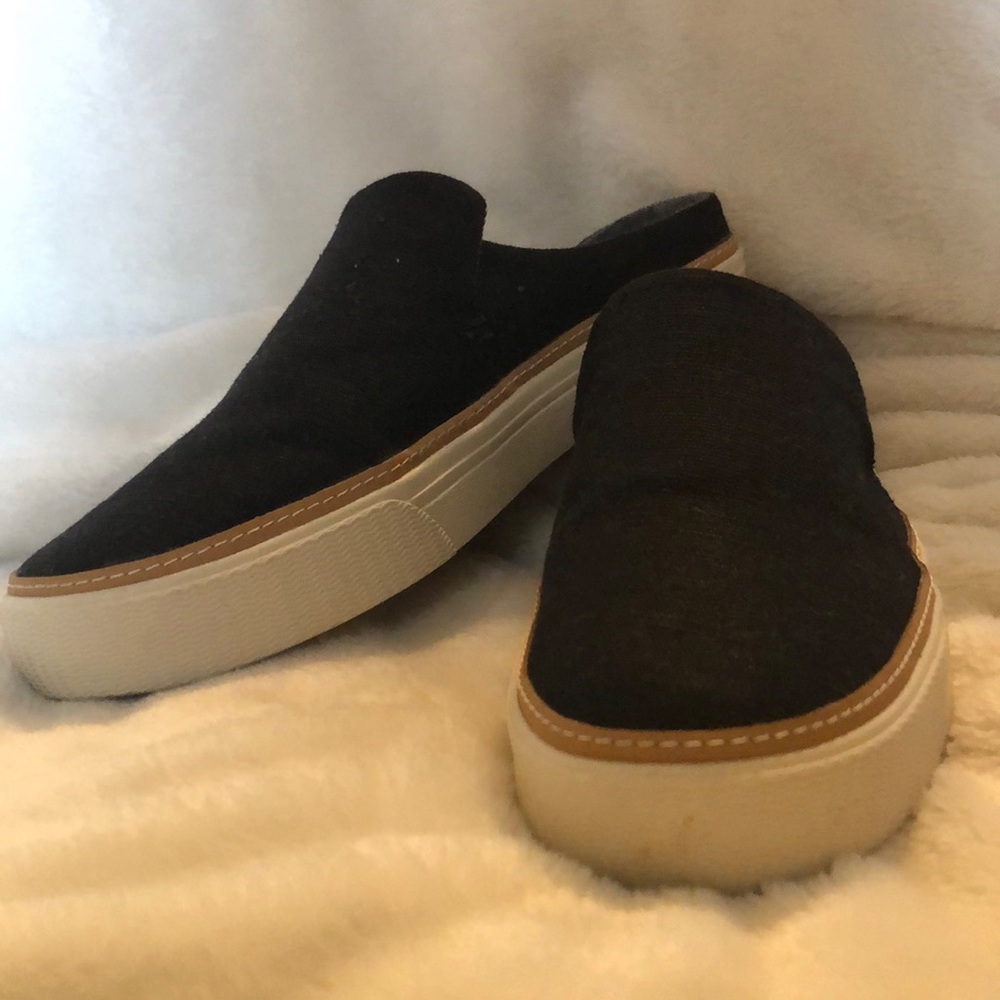 COPY/Relist - Toms canvas slip ons, only worn once